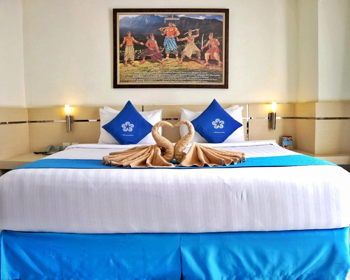 Hotel Brothers Biru Solo Baru Exterior foto